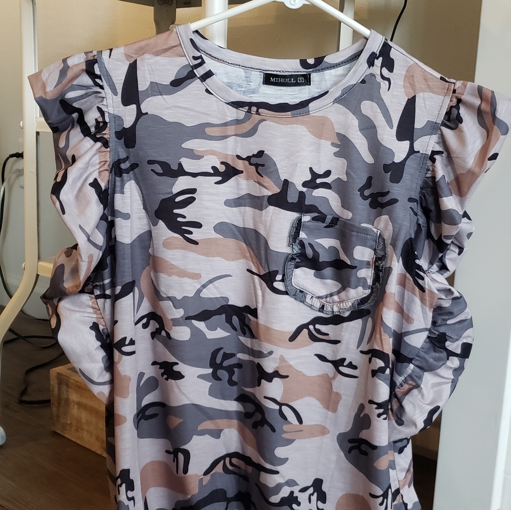 Camo top